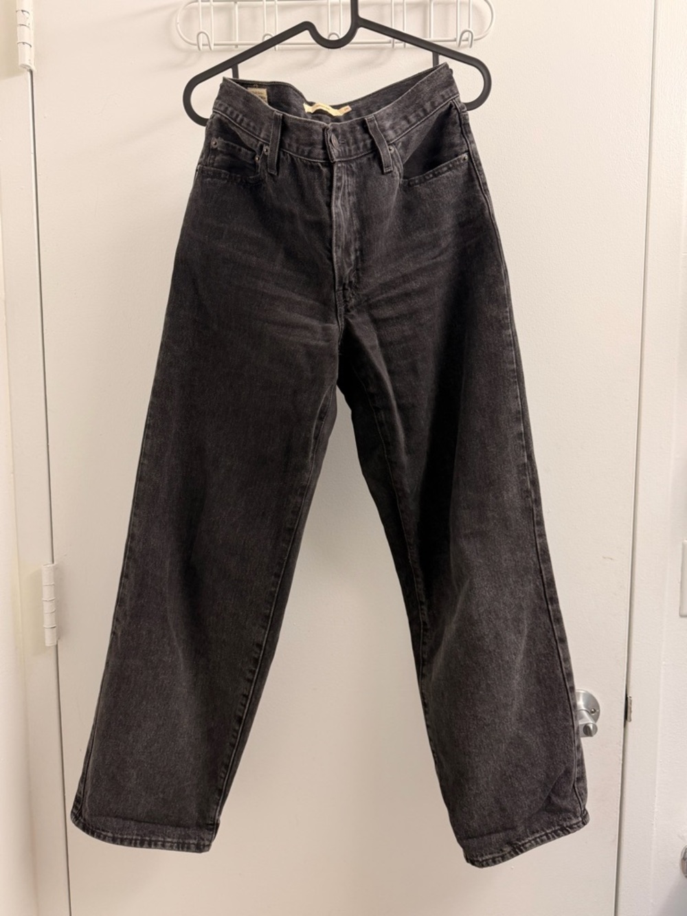 levi’s baggy dad jeans in black denim (size 26)